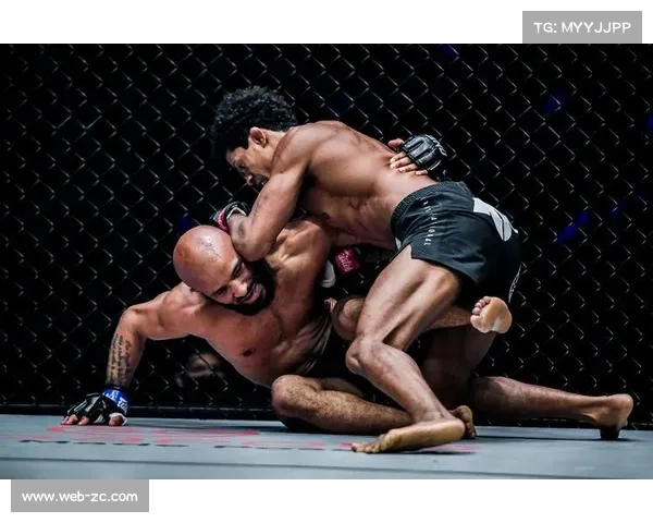 ONE巅峰系列赛31:阿布里法兹尔·阿里普尔59秒KO利亚姆·诺兰 ONE巅峰系列赛31:阿布里法兹尔·阿里普尔59秒KO利亚姆·诺兰